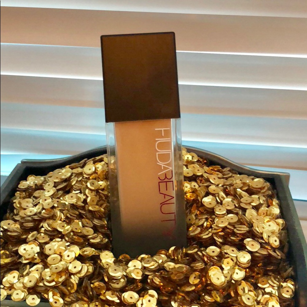 Huda Beauty - Fauxfliter Foundation #Cashew 140G